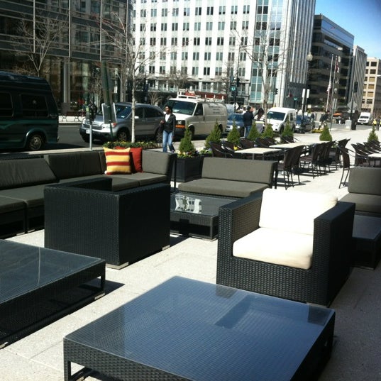 Foto scattata a Cities Restaurant &amp; Lounge da Tabitha S. il 3/8/2012