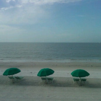 2/27/2012 tarihinde Jeremyziyaretçi tarafından Gulfshore Grill'de çekilen fotoğraf