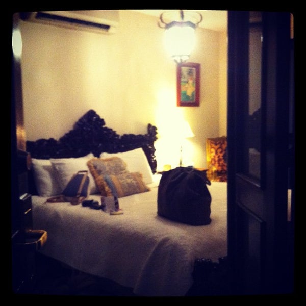 Foto diambil di Villa Herencia Hotel oleh Alex I. pada 9/9/2012