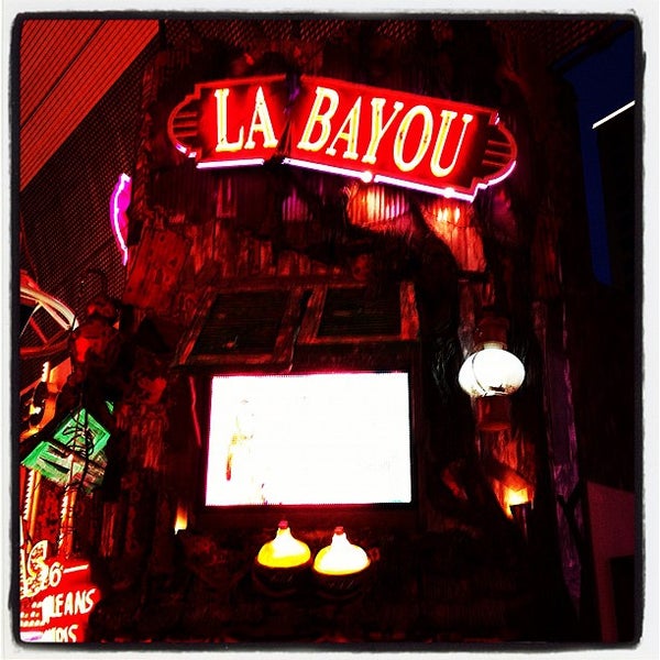 Снимок сделан в La Bayou Casino пользователем Jay A. 9/10/2012