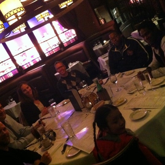 4/11/2012 tarihinde Lawrence T.ziyaretçi tarafından Chicago Prime Steakhouse'de çekilen fotoğraf