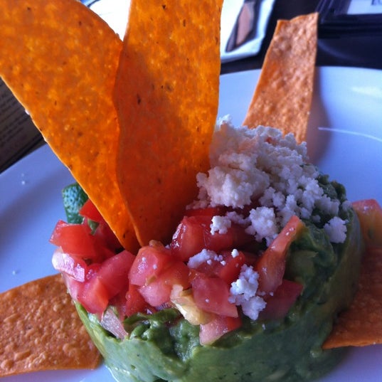 Foto scattata a Taco Rosa Mexico City Cuisine - Irvine da bOn il 9/13/2012