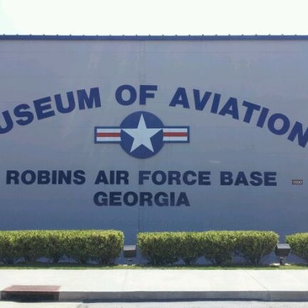 Foto tirada no(a) Museum of Aviation por Alex T. em 5/6/2012