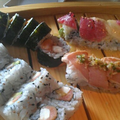 Foto diambil di Kampai Sushi Bar oleh Marjorie S. pada 3/25/2012