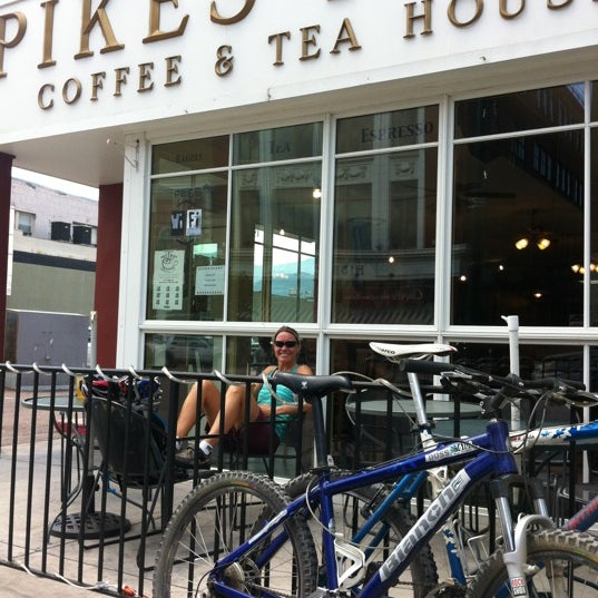 รูปภาพถ่ายที่ The Perk Downtown โดย Nick M. เมื่อ 7/15/2012