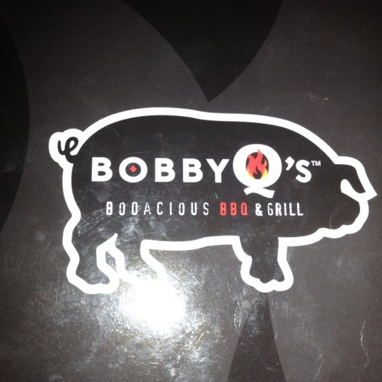 Foto scattata a Bobby Q&#39;s Barbeque &amp; Grill da Mahoodie il 7/21/2012