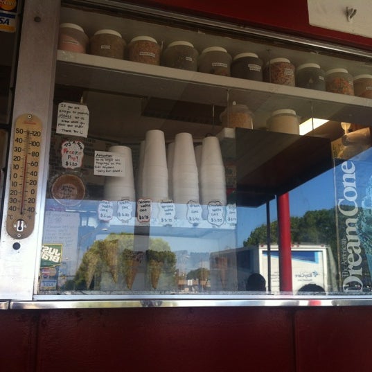 Dairy Kurl Ice Cream Shop in Clearwater