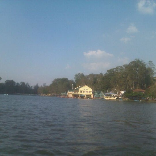 Foto diambil di Kodai Lake oleh Amit G. pada 3/22/2012