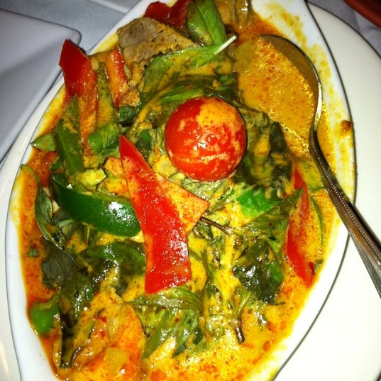 Photo prise au Montien Boston - Thai Restaurant par Moo N. le2/12/2012