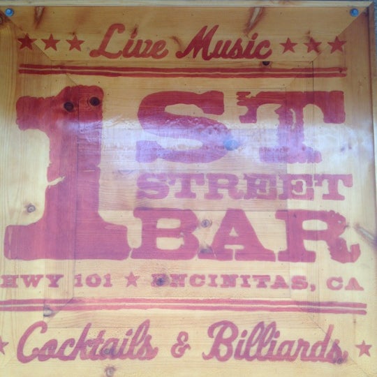 Foto tirada no(a) 1st Street Bar por Bubbles U. em 6/18/2012