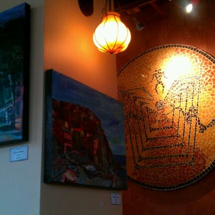 Foto tirada no(a) Chaco Canyon Organic Cafe por A K B C. em 3/29/2012
