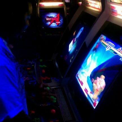 Foto scattata a Arcade Odyssey da Elamenoepee H. il 2/2/2012