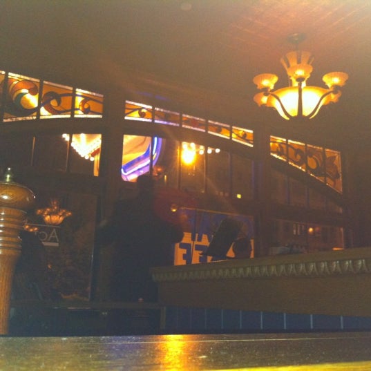 Снимок сделан в Act One: The Pub @ Mayne Stage пользователем Tiffany T. 5/24/2012