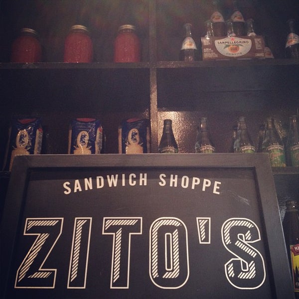 รูปภาพถ่ายที่ Zito&#39;s Sandwich Shoppe โดย Angel S. เมื่อ 6/15/2012