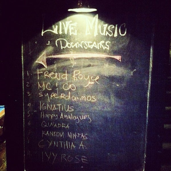 9/3/2012にSheryl MaeがFontana&#39;s Barで撮った写真
