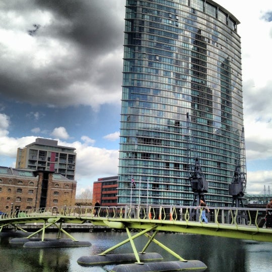 Photo taken at Marriott Executive Apartments London, West India Quay by Randy H. on 4/17/2012
