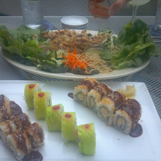 Photo prise au Baby Blue Sushi Sake Grill par Guy D. le8/24/2012