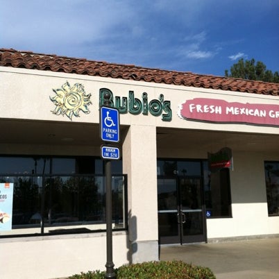 Photo taken at Rubio&#39;s Coastal Grill by Dan. P. on 8/12/2012