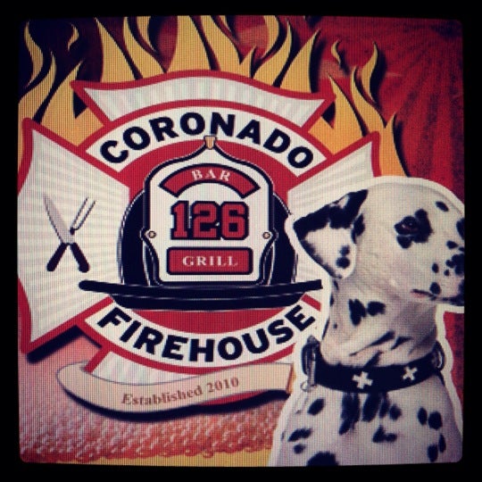 Das Foto wurde bei Coronado Firehouse Bar &amp; Grill von A7D Creative Group am 7/25/2012 aufgenommen
