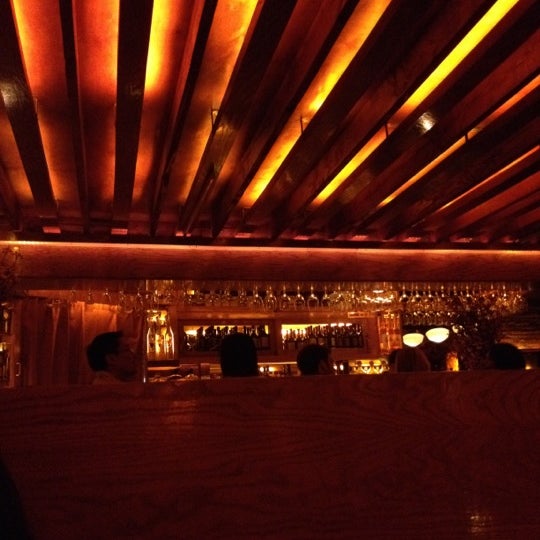 รูปภาพถ่ายที่ Apizz Restaurant โดย Ritchie Y. เมื่อ 9/1/2012