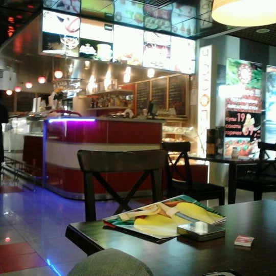 รูปภาพถ่ายที่ Кафе-бар «Час пик» โดย Тимур เมื่อ 5/3/2012