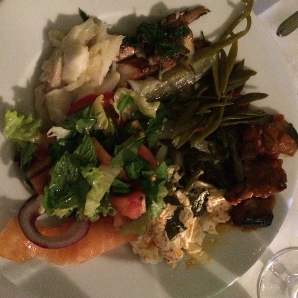 Foto diambil di Bodrum Restaurant oleh Cemil Ş. pada 12/14/2014