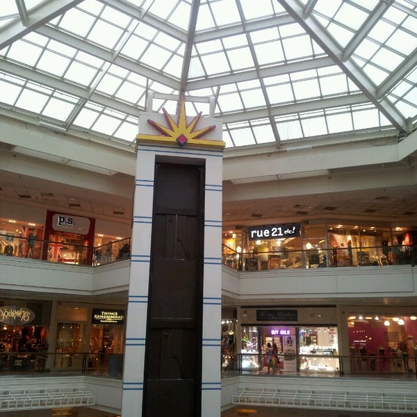 Photo taken at The Galleria at White Plains by Denise Goulart Q. on 7/24/2013