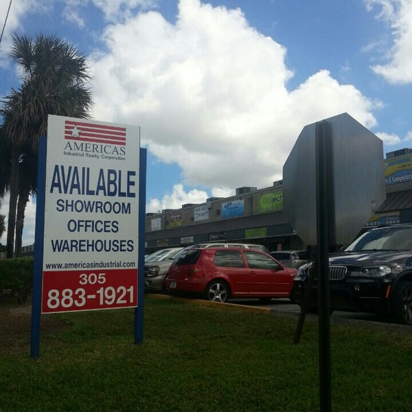 Los Chinos Miami, FL