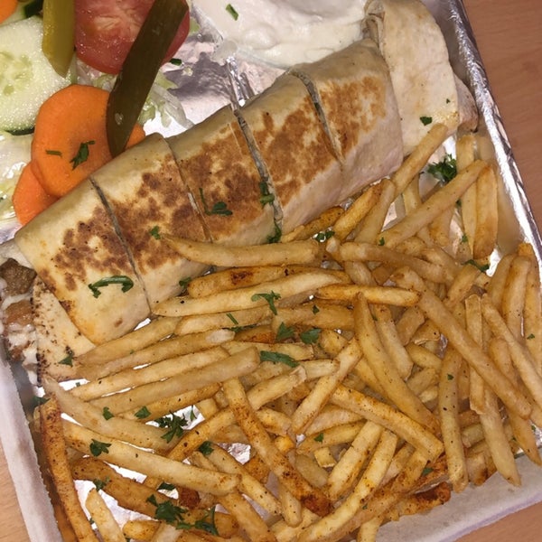 Photo taken at George&#39;s King of Falafel &amp; Cheesesteak by عُـمـر on 10/12/2019