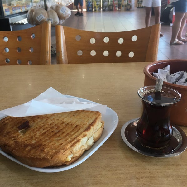 Photo taken at Yaman Peynircilik by SERTUĞKAN on 7/27/2019