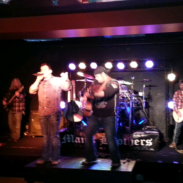 Mantz Brothers rocking it country style tonight. Someone give me a hell yeah!