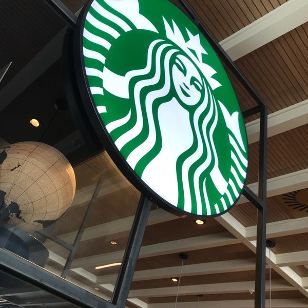 7/15/2018 tarihinde Linda I.ziyaretçi tarafından Starbucks'de çekilen fotoğraf