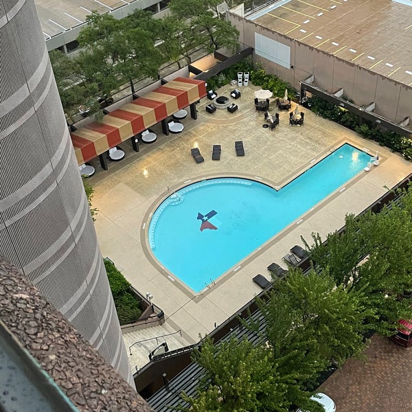Снимок сделан в DoubleTree by Hilton Hotel &amp; Suites Houston by the Galleria пользователем Alexander K. 8/19/2022
