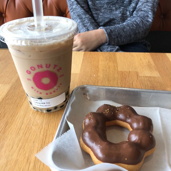 Foto tirada no(a) Gonutz with Donuts por Mary W. em 8/21/2018
