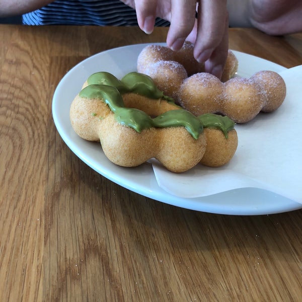 Foto tirada no(a) Gonutz with Donuts por Mary W. em 8/16/2018