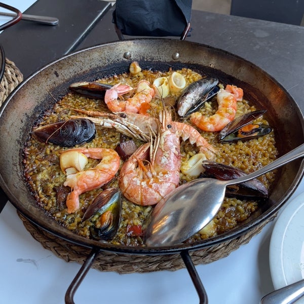 Paella Bar Boqueria Barcelonaの地中海料理店