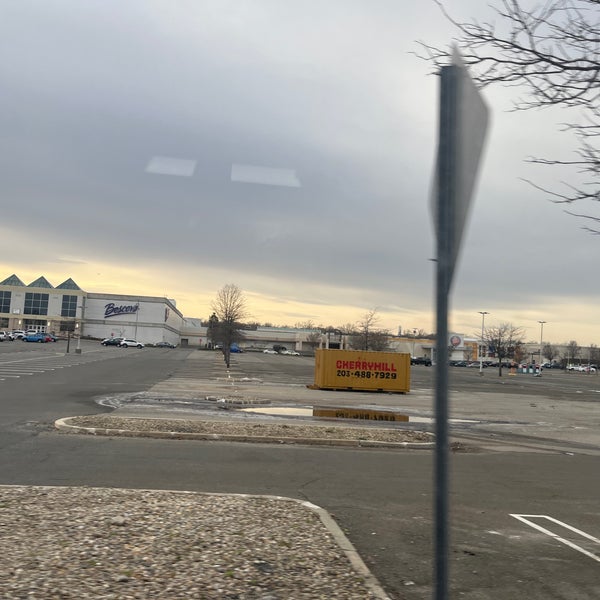 Photo taken at Connecticut Post Mall by Bianca B. on 4/11/2023