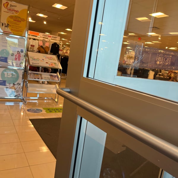Photo taken at Connecticut Post Mall by Bianca B. on 8/10/2022