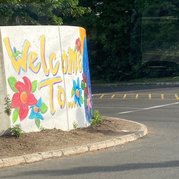 Photo taken at Connecticut Post Mall by Bianca B. on 6/14/2022