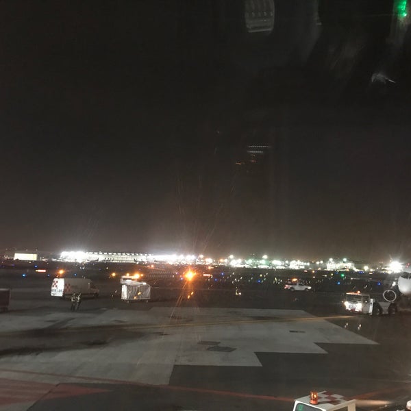 Foto diambil di Aeropuerto Internacional Benito Juárez Ciudad de México (MEX) oleh Memo Q. pada 4/28/2017