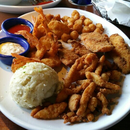 Photo taken at Red Lobster by James D. on 6/7/2015