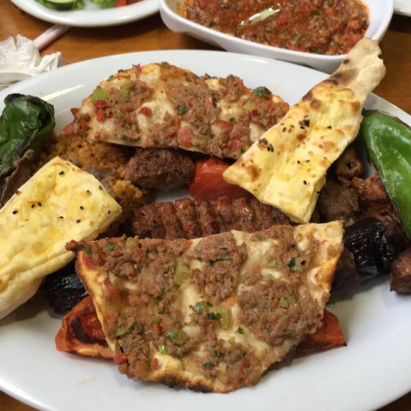 7/1/2018 tarihinde Tuğrul Ş.ziyaretçi tarafından Şanlıurfa İskender Kebap Restaurant'de çekilen fotoğraf