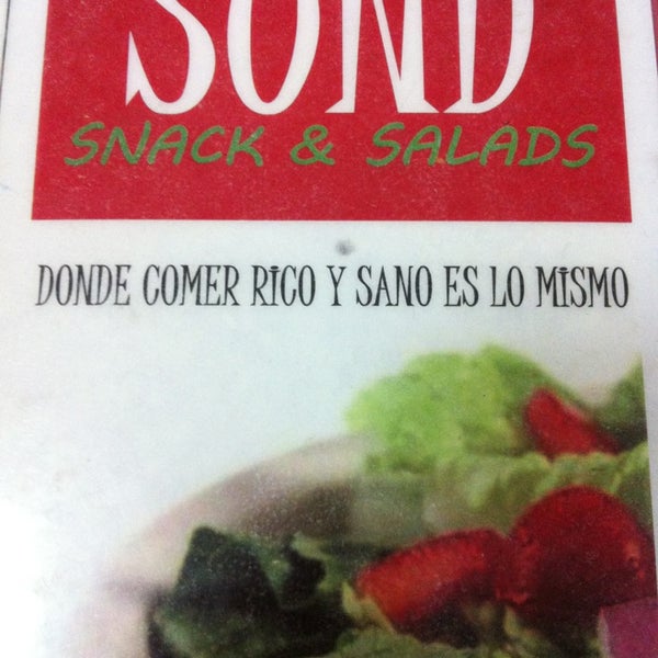 3/31/2013 tarihinde Liz C.ziyaretçi tarafından SUND Snack &amp; Salads'de çekilen fotoğraf