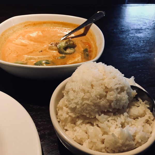 Sing Tong Thai Cuisine Thai Restaurant