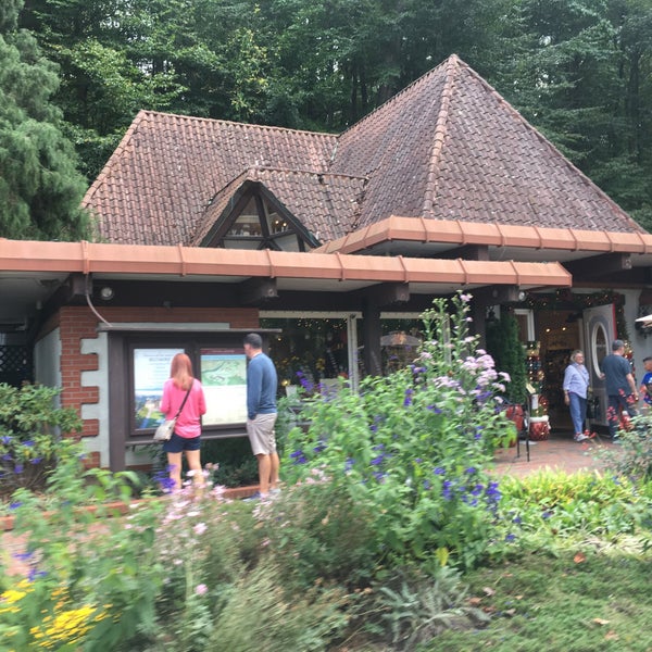Biltmore Estate Gift Shop - 3 tips from 411 visitors