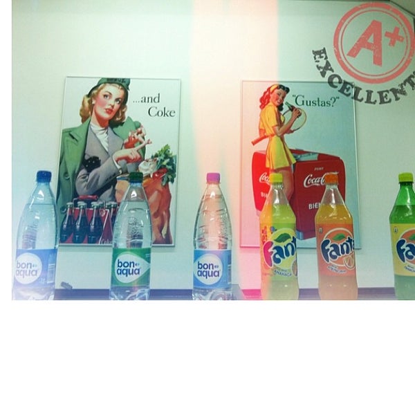 Белорусская кока кола. Кола беларусь. Кока кола бевриджиз белоруссия. Бевриджиз белоруссия. Кола из беларуси.