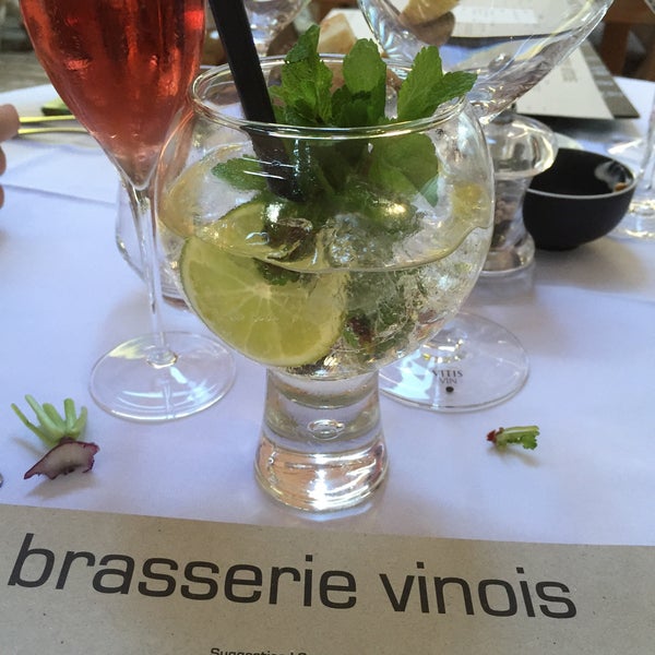 8/21/2015 tarihinde Caroline H.ziyaretçi tarafından Brasserie Vinois'de çekilen fotoğraf