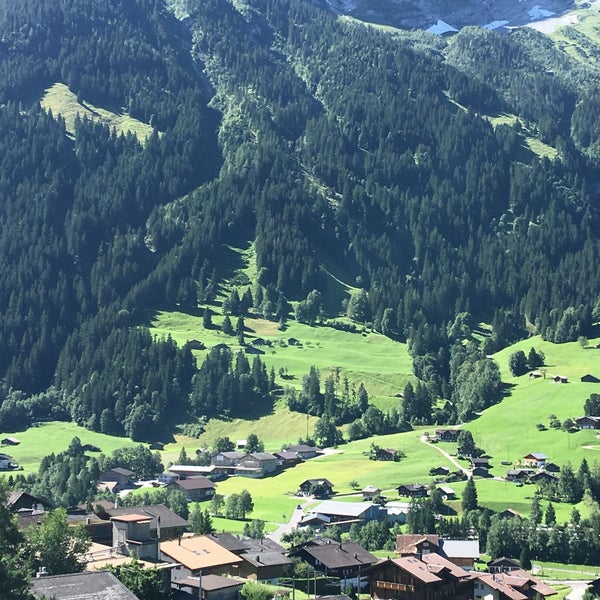 8/4/2016 tarihinde Olga S.ziyaretçi tarafından Belvedere Swiss Quality Hotel Grindelwald'de çekilen fotoğraf