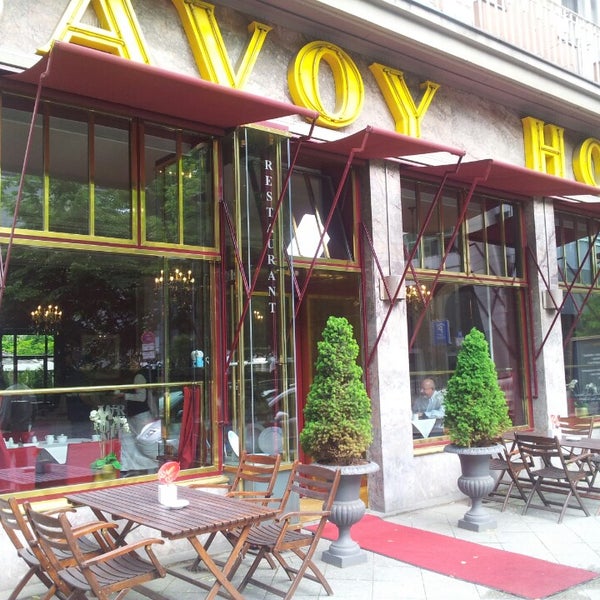 รูปภาพถ่ายที่ Hotel Savoy Berlin โดย Alena S. เมื่อ 6/15/2013