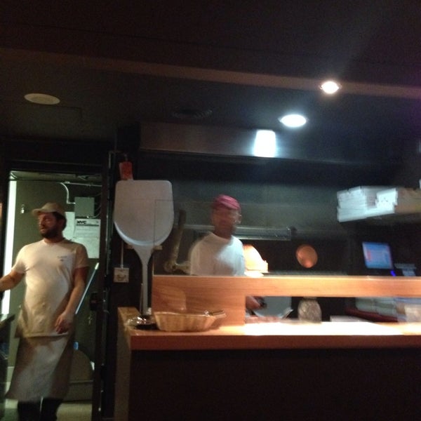 10/26/2013にDaniyar A.がSusanna Pizzeriaで撮った写真